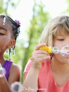 If you are looking for a trusted list of quality and fun bubble blowing toys for kids, I’m here to help! Blowing bubbles is a fun pastime for kids of all ages.