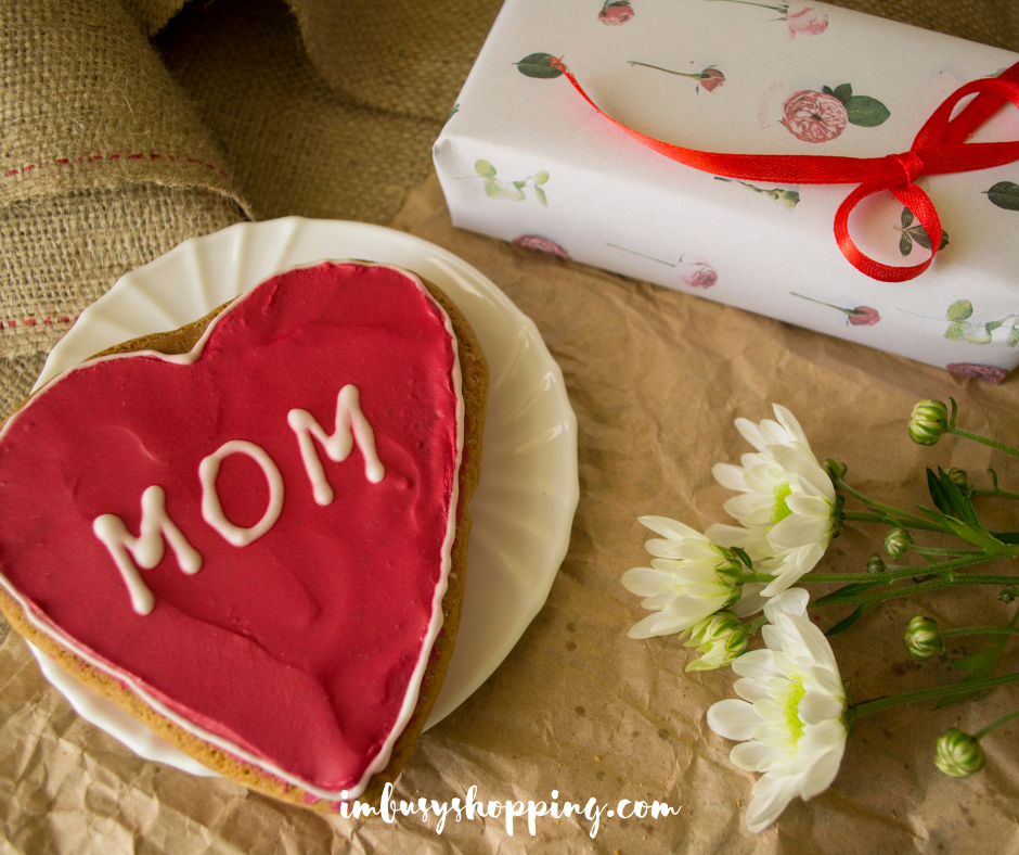 DIY Christmas Gift Ideas for Mom Featured Image